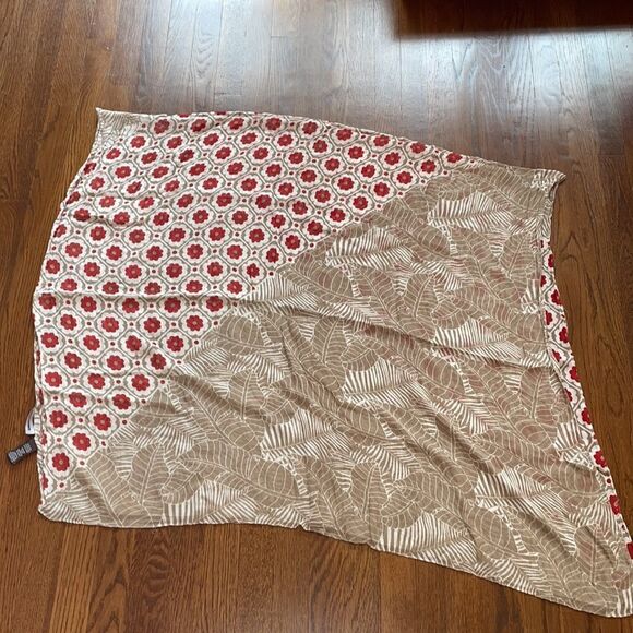 Vivante by VSA cream & tan tropical leaves with red flowers large scarf/wrap - Picture 5 of 9